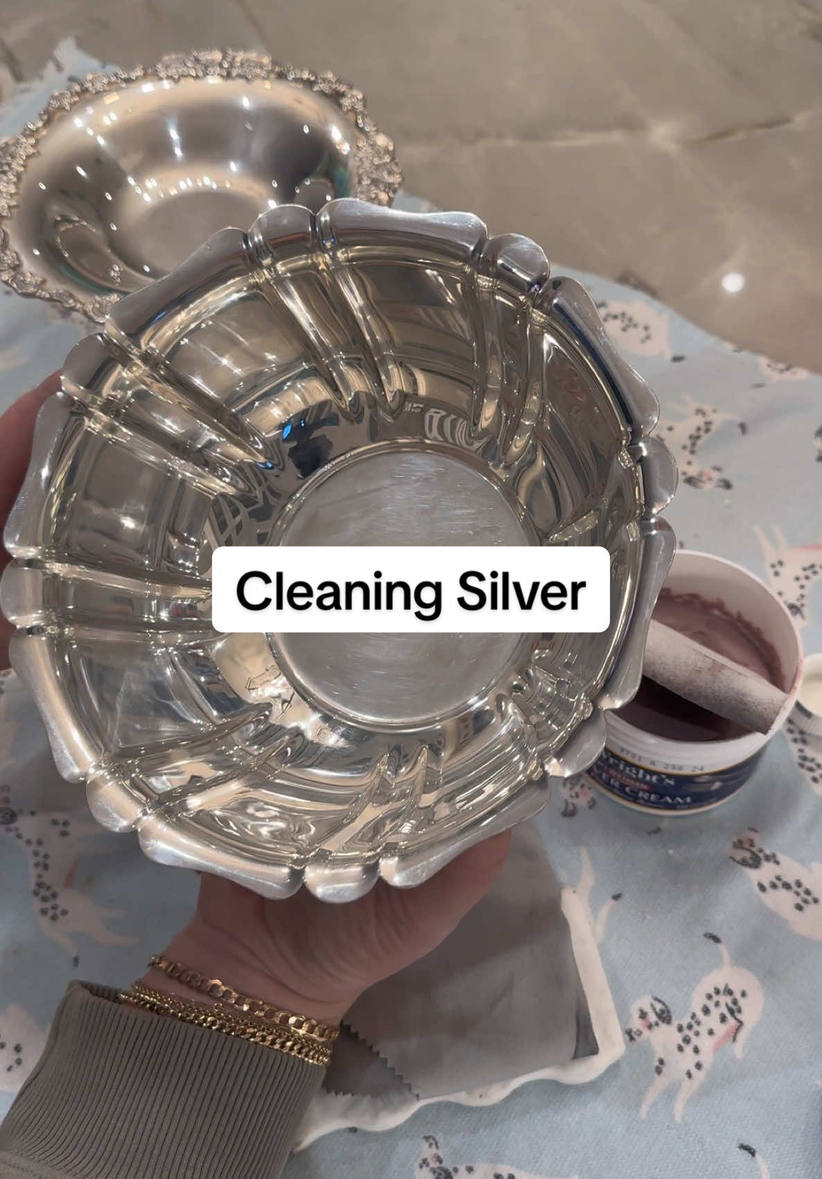 this one wasn’t bad but they are all this easy😍 #silver #thriftedsilver #silverdishes #tablesetting #cottagecore 