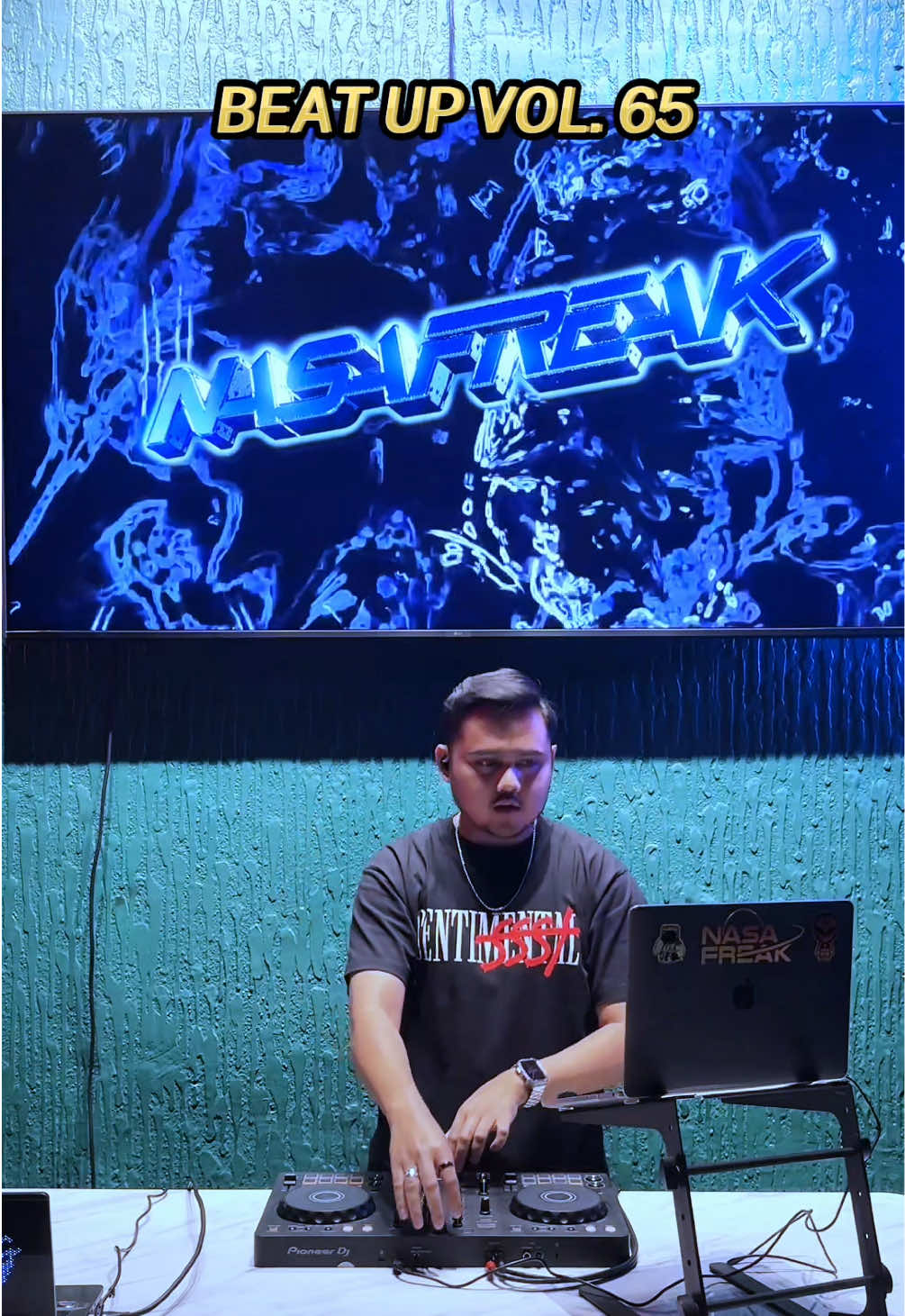 En Den Dino, DJ yg di dalam kurung itu yg nge remix nya ya, lagu original siapa bisa di check sendiri ✌🏼#pioneer #flx4 #whisnusantika @Whisnu Santika @Sulves @ELANK PRABOWO @AjunPerwira @wynnemci8 @Naya NYXX @Liquid Silva @Djrichi @Adieh Flowz @MC BAMS 