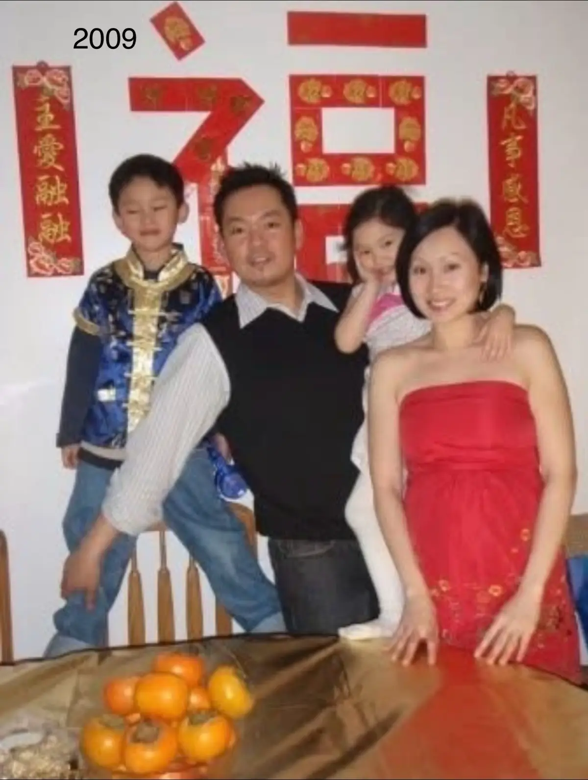 For Chinese families, Lunar New Year is all about reunion—coming together, no matter the distance. It’s a time to celebrate with loved ones, share joyful moments, and enjoy feasts that symbolize prosperity and abundance. Wishing you a year filled with joyful reunions, good health, happiness, and endless blessings! 🧧 #lunarnewyear #chinesenewyear #familyreunion #family #overtheyears @chaela:) @MitzTiang family channel @Zachary Lim @Alex Lim 