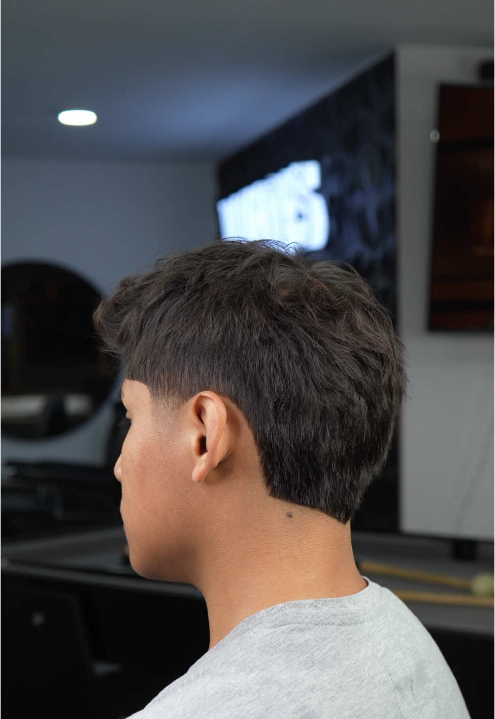 Salvando vidas 🤩 #barberiaslima #barberosperu #miraflores_lima_peru #alisado #texturizado #cabellolacio #taperfade #mullet @Brigitte 