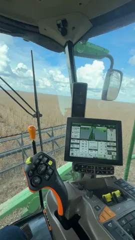 #agro #statusvideo #statuswhatsapp #statusparawhatsapp #lavoura #statustrator #statuscolheitadesoja #colheitastatus #colhedeira #johndeere #agriculture #agriculturetiktok #statuscolhedeira 