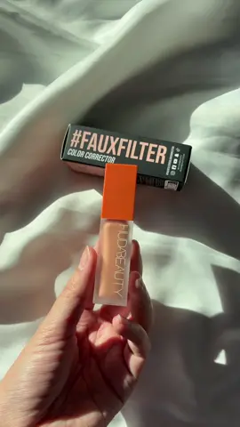 Say goodbye to dark circles and hello to flawless, bright eyes! ✨ #FAUXFILTER Under Eye Color Corrector from #hudabeauty 💖 is your secret weapon for smooth, even-toned skin that lasts all day🥰 #makeup #colorcorector #tiktokshoploveatfirstfind #spotlightfinds 