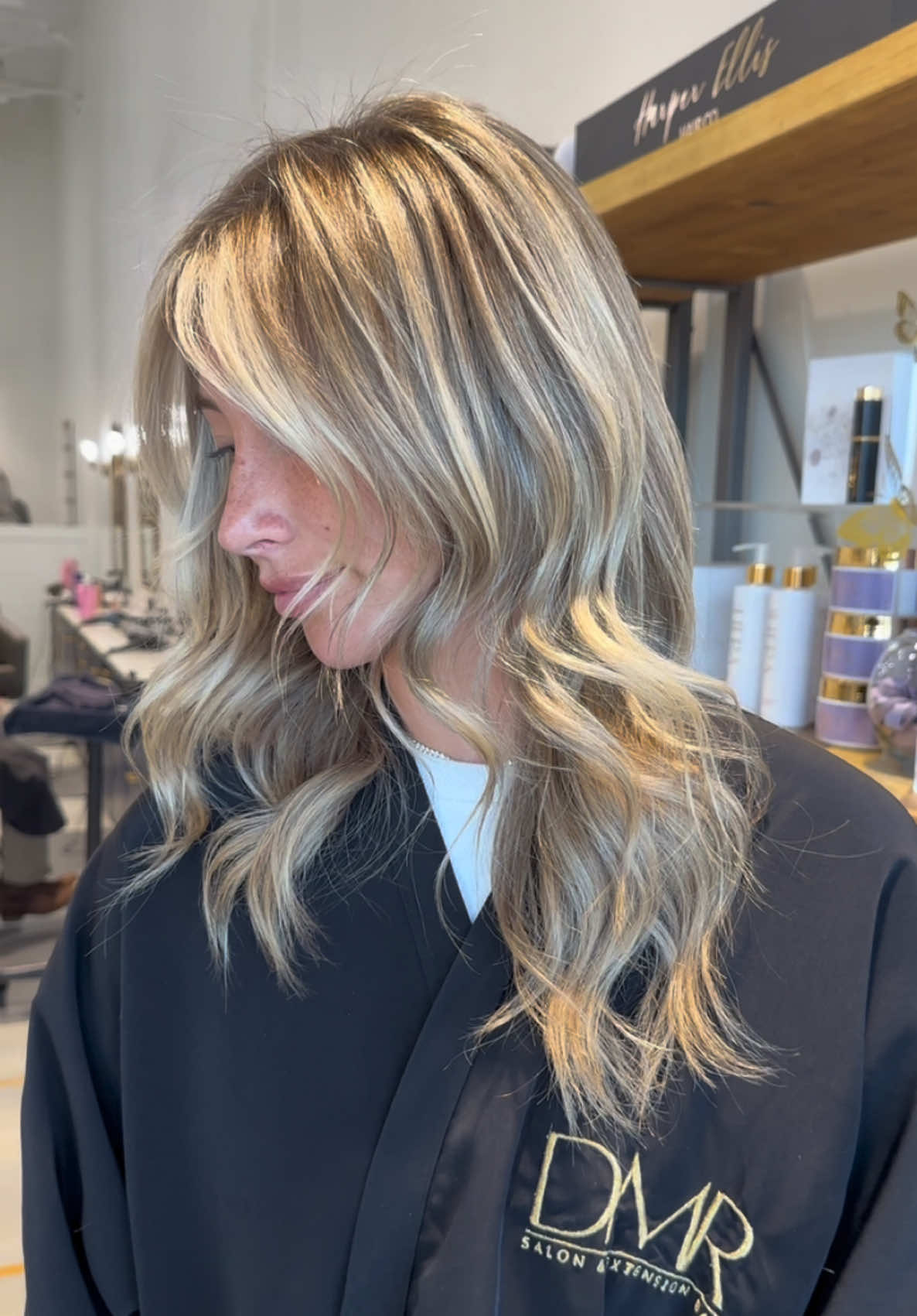 using lowlights to bring life back into a solid dull blonde 🤌🏼✨🤍👏🏼 @DMR Salon and Extension Bar  #hairstylist #hairtok #dmrsalonandextensionbar #oxfordmshair #dimensionalblonde #hairinspo #livedinblonde #lowlights 