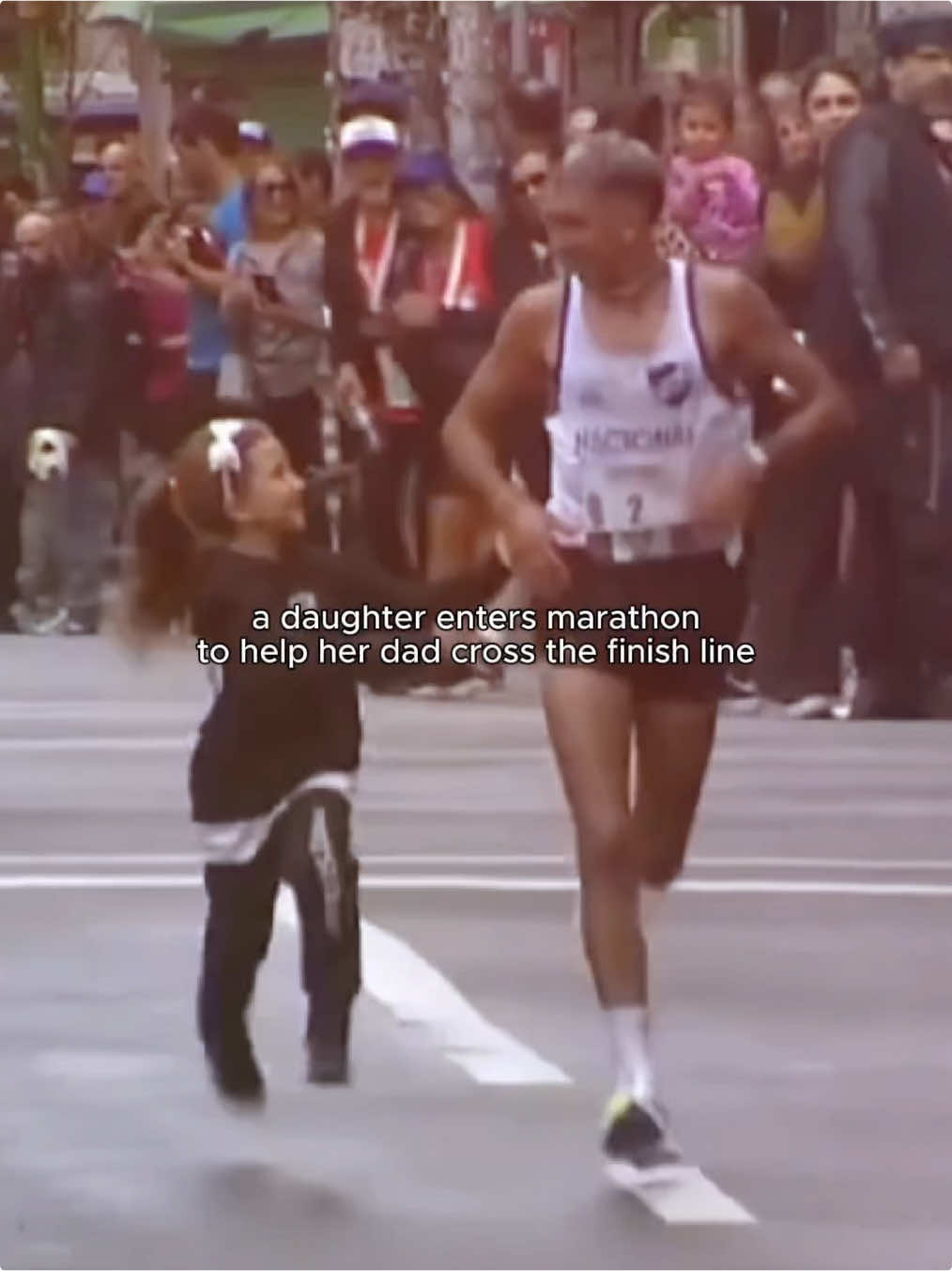 she’s proud of her dad 🥹💓 🎵 Dandelions - Ruth B. #dad #family #daughter #hopecore #fyp #viral #dandelions #sadvibes #marathon #Running #marathonrunner 