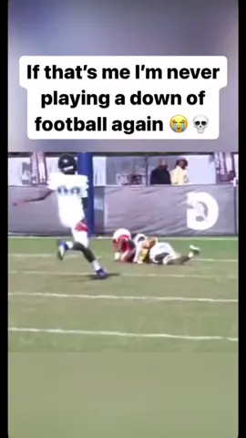 Cheeks out is crazy ☠️😭 #cheeks #football #lol #meme #funnyvideo #fun #fypシ #fyp #americanfootball 