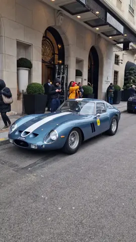 L'avenue Georges V en feu ! #cars #carsoftiktok #pourtoi #ferrari #250gto 