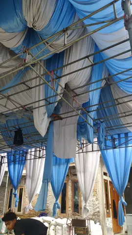masih acak acakan masang tendane ##tenda #pasangtenda #tendahajatan 