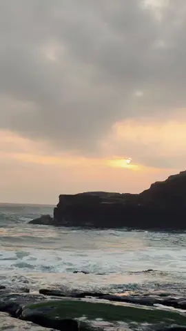 Vibes sore #lamunan #cinematic #bali #tanahlot #vibes #sore #sunset #xyzcba #fyp #foryou #pantai #aesthetic #sinematik