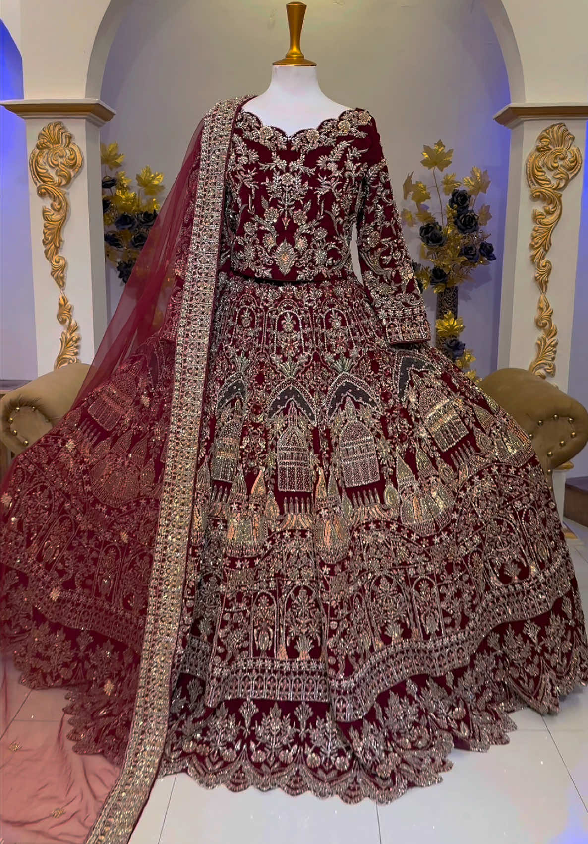 #design #wear #noon_bridal #tiktokbridal #beautifulldesign #lahanga #mahandibride❤️‍ #available #1millionaudition #bridaldesigner #pakistanidesigner 