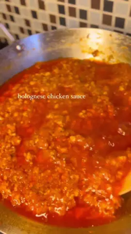 Bolognese chicken sauce 😋 Bahan2 : Minyak 120ml : 3.100 Bawang bombay 200 gr :5.000 Bawang putih 7 siung : 2.000 Wortel 300 gr : 5.000 Tomat 4 buah :5.000 Ayam 300 gr : 18.000 Saos tomat 500 gr : 8.000 Bumbunya +- :5.000 Selamat mencoba 🫶🏻 #saucebolognaise #bolognesechickensauce #resepbolognese #resepsaosbolognese #bolognesechickensaucerecipe #fyp #fyp #xbyzca #fypシ゚viral 