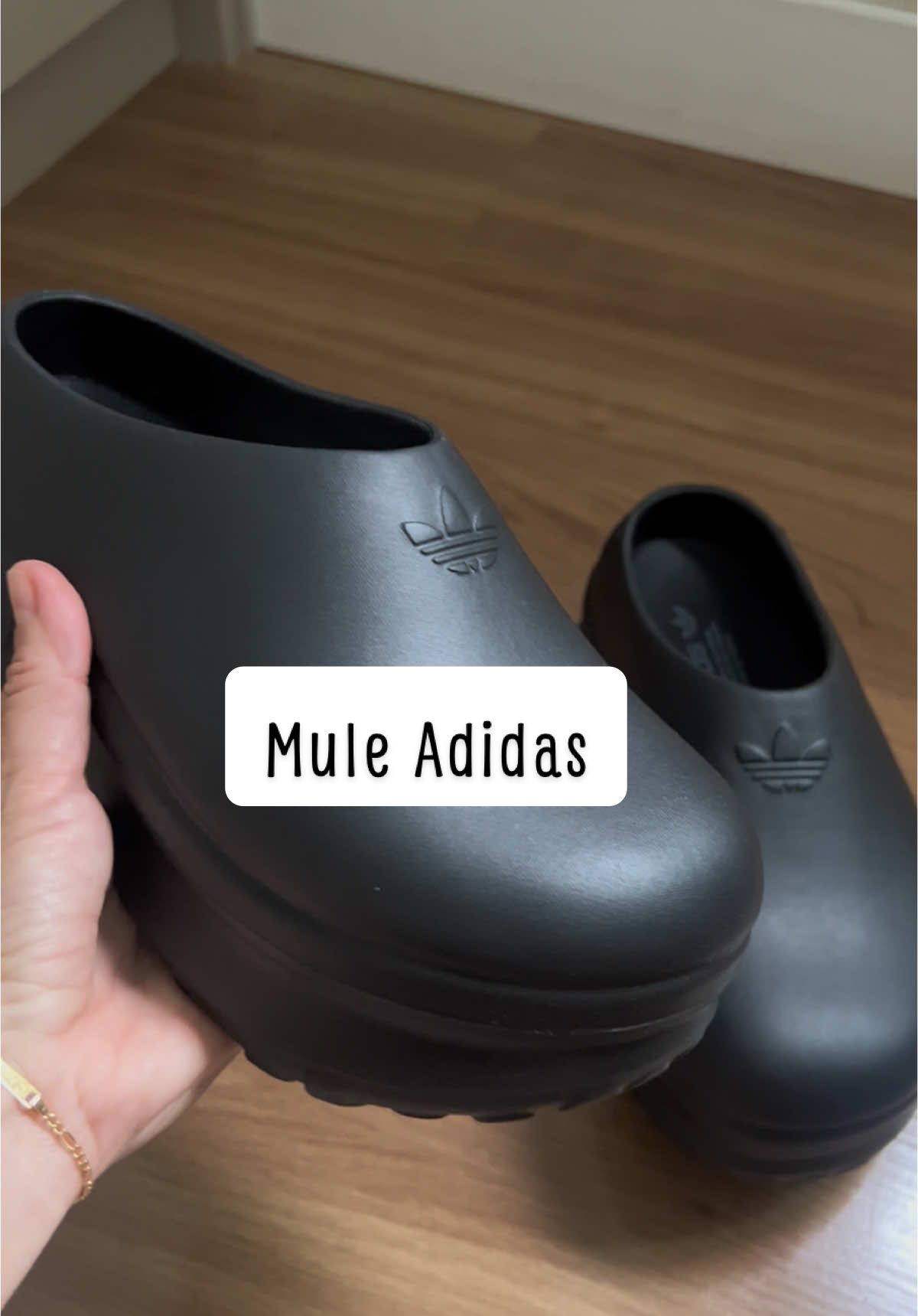 Tênis Adifom Stan Smith Mule muito confortável pq dentro é macio d+ !! #adidas #mule #adifom #stansmith #fashiontiktok #sneakers 