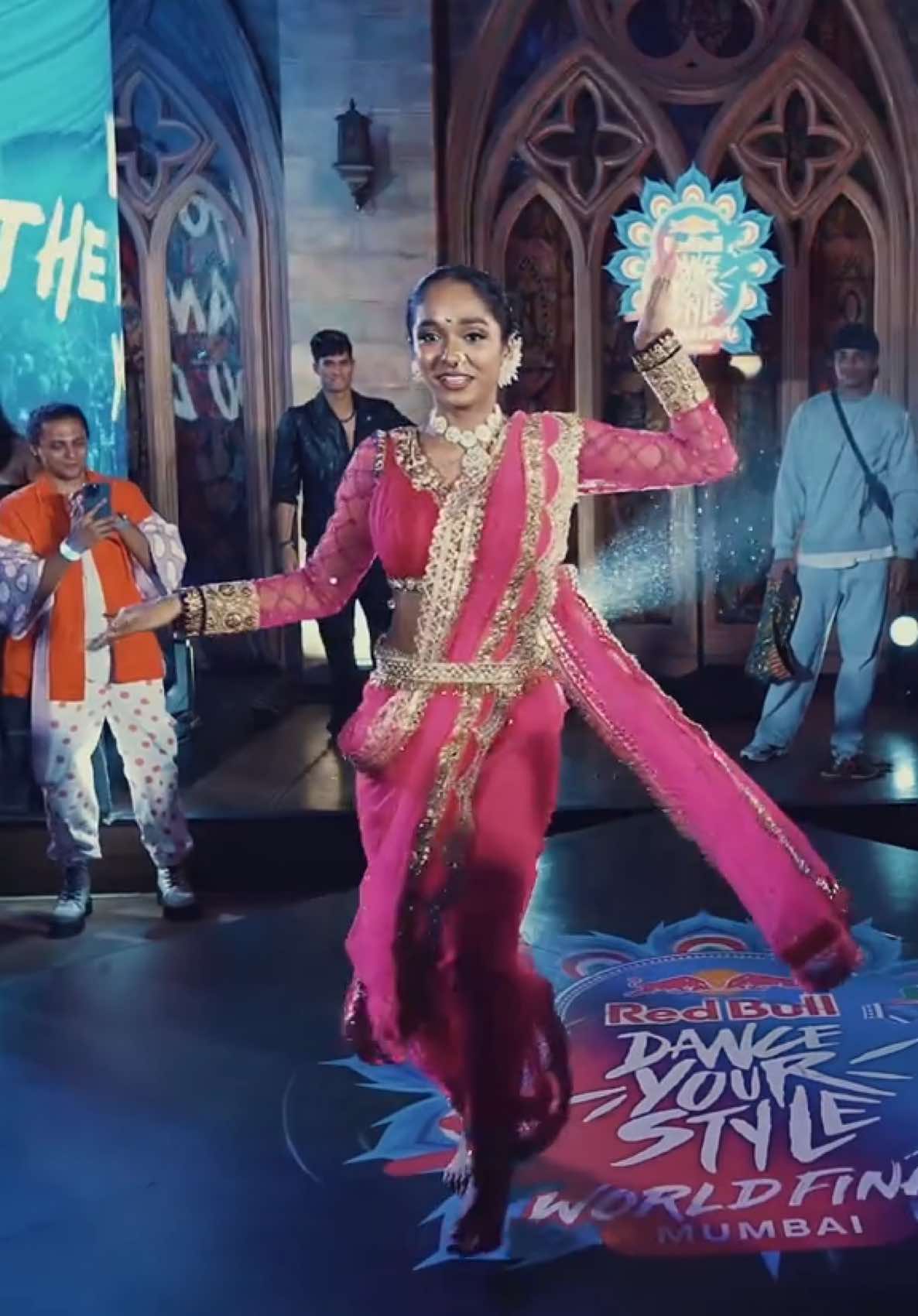 🎶 STYLE FUSION went NEXT-LEVEL 💥 Saumya 🙋 #redbulldance #streetdance #dance #dancer #freestyledance #india #mumbai #popping #waacking #saumya 