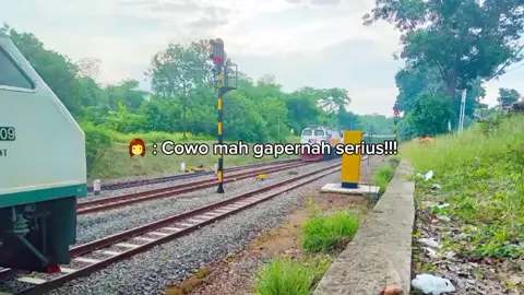 cowo mah..#railfansindonesia #trend #fypage 