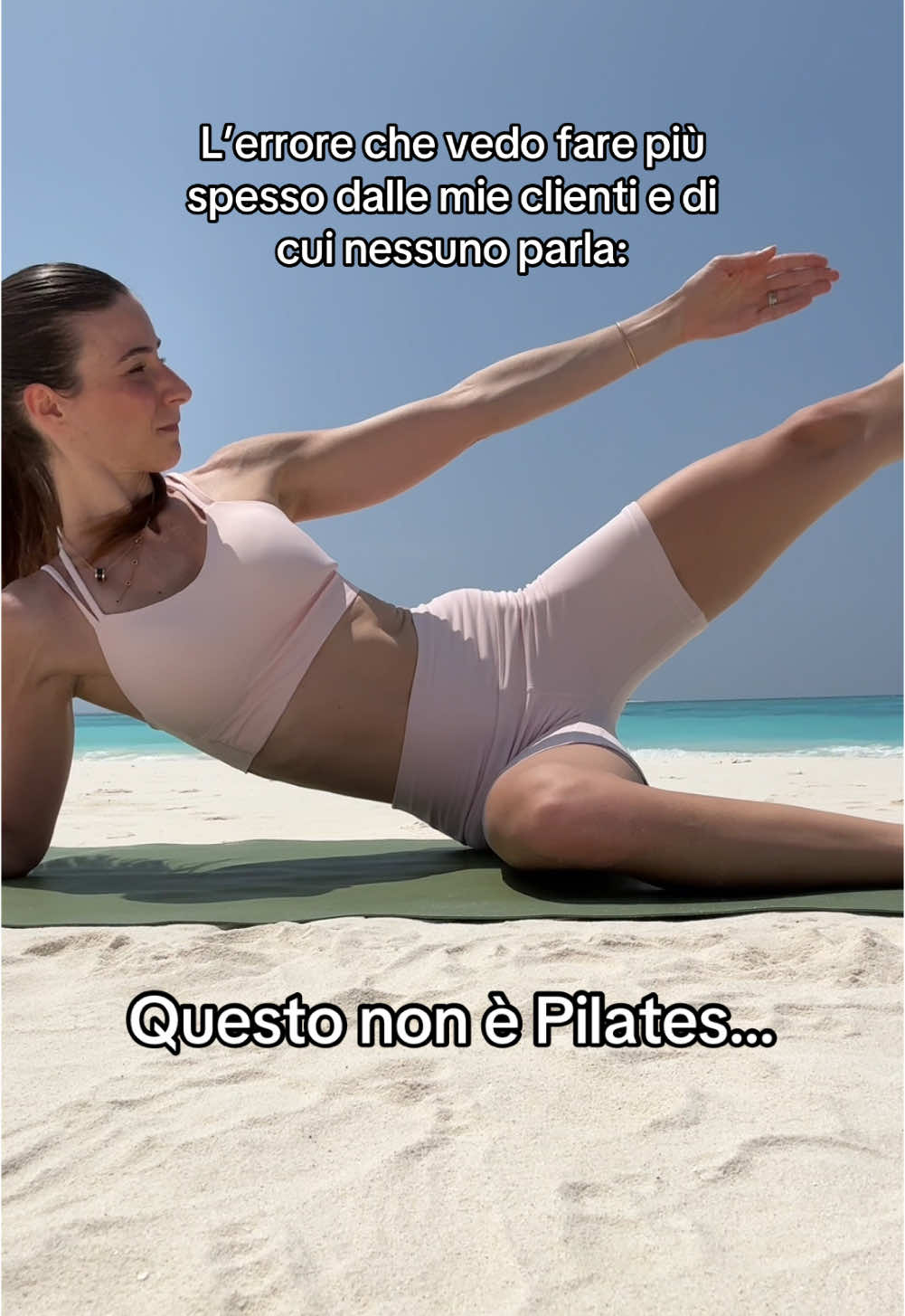 Tutti dicono solo di eseguire i movimenti lentamente ma non è così semplice 💁🏻‍♀️ #pilates #pilatestiktok  #pilatesexercises #pilatesworkout #pilatesprincess #pilatestok #pilatesgirls #pilateschallenge #pilatesabs #pilatesacasa 