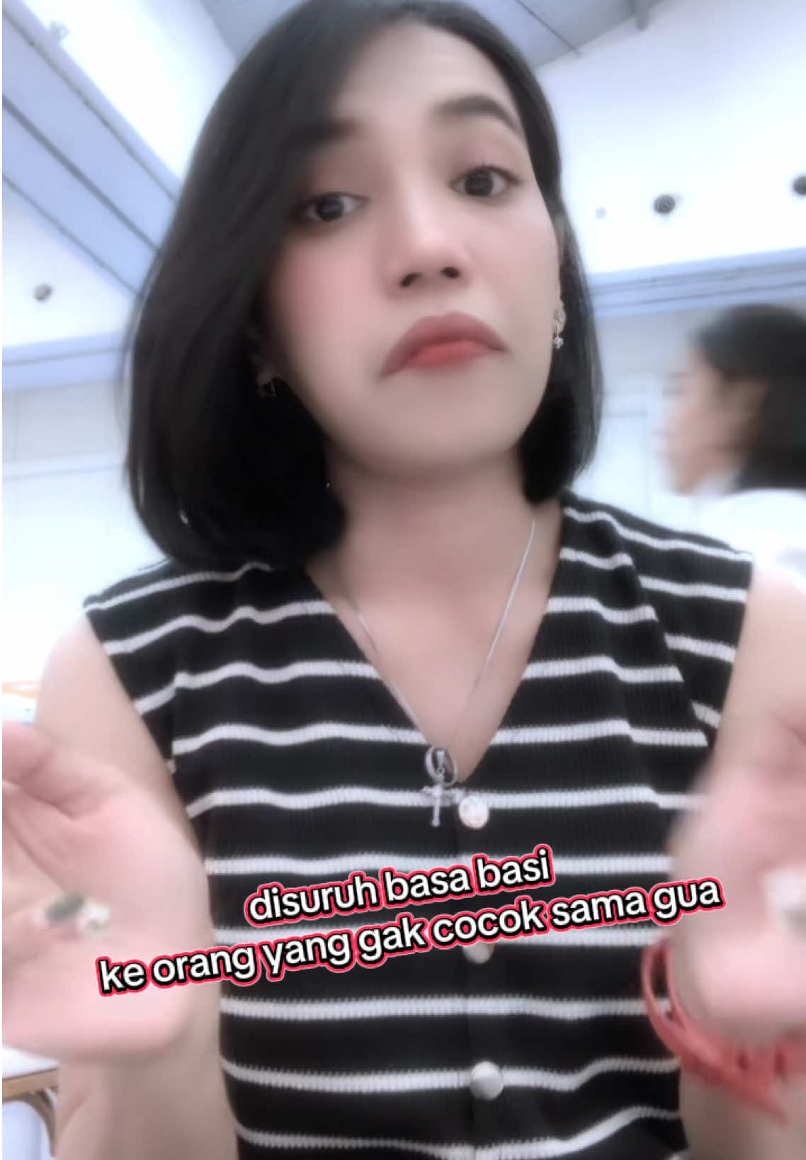 cemburu sama orang yang bisa fake. Gua diem aja muka gua ada “subtitle” nya kalau bisa lu diem dah 🙄 #pov #salahorang 