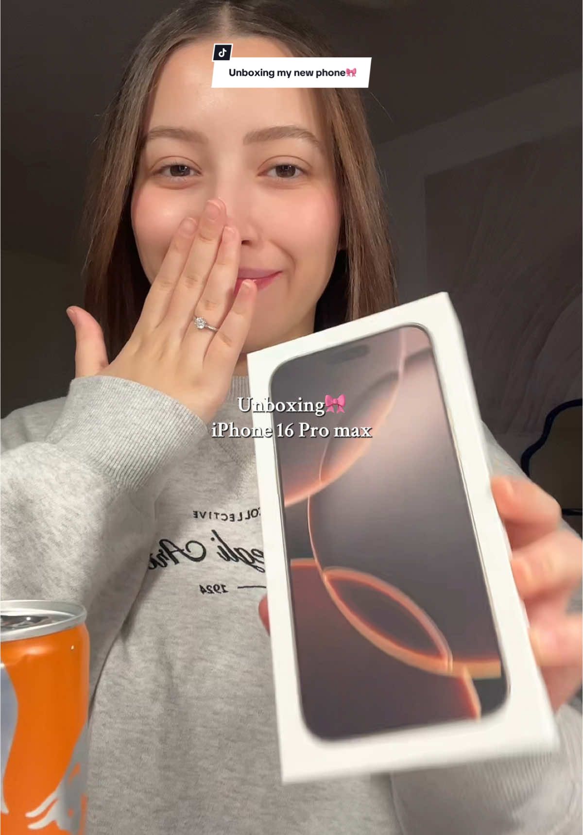 Unboxing my new phone 🎀  #cleangirl #cleangirlmakeup #fyp #pourtoi #apple #appleunboxing #iphoneunboxing 