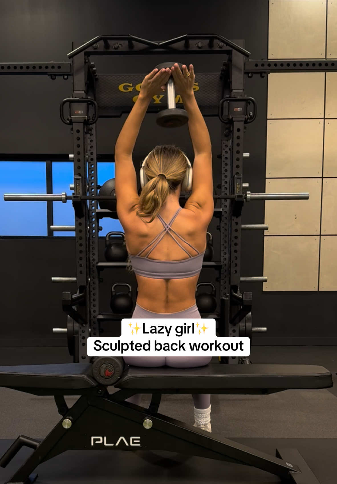 Sculpted back & shoulder workout with just dumbbells 💅🏼✨ more workouts 🖇️ in bio! • #transformation #tranformationchallenge #fullbodyworkout #fullbodyexercise #fullbodyexercises #athomeworkout #athomeworkouts #athomeworkoutvideos #workoutathome #medicineball #tonedarms #coreworkouts #workoutchallenge #30daychallenge #30dayworkoutchallange #fitnessmotivation #athomeworkouts #fullbodytone #hiitworkout #hiitcardio #hiittraining #gymftok #viral #bloom #bloompartner 