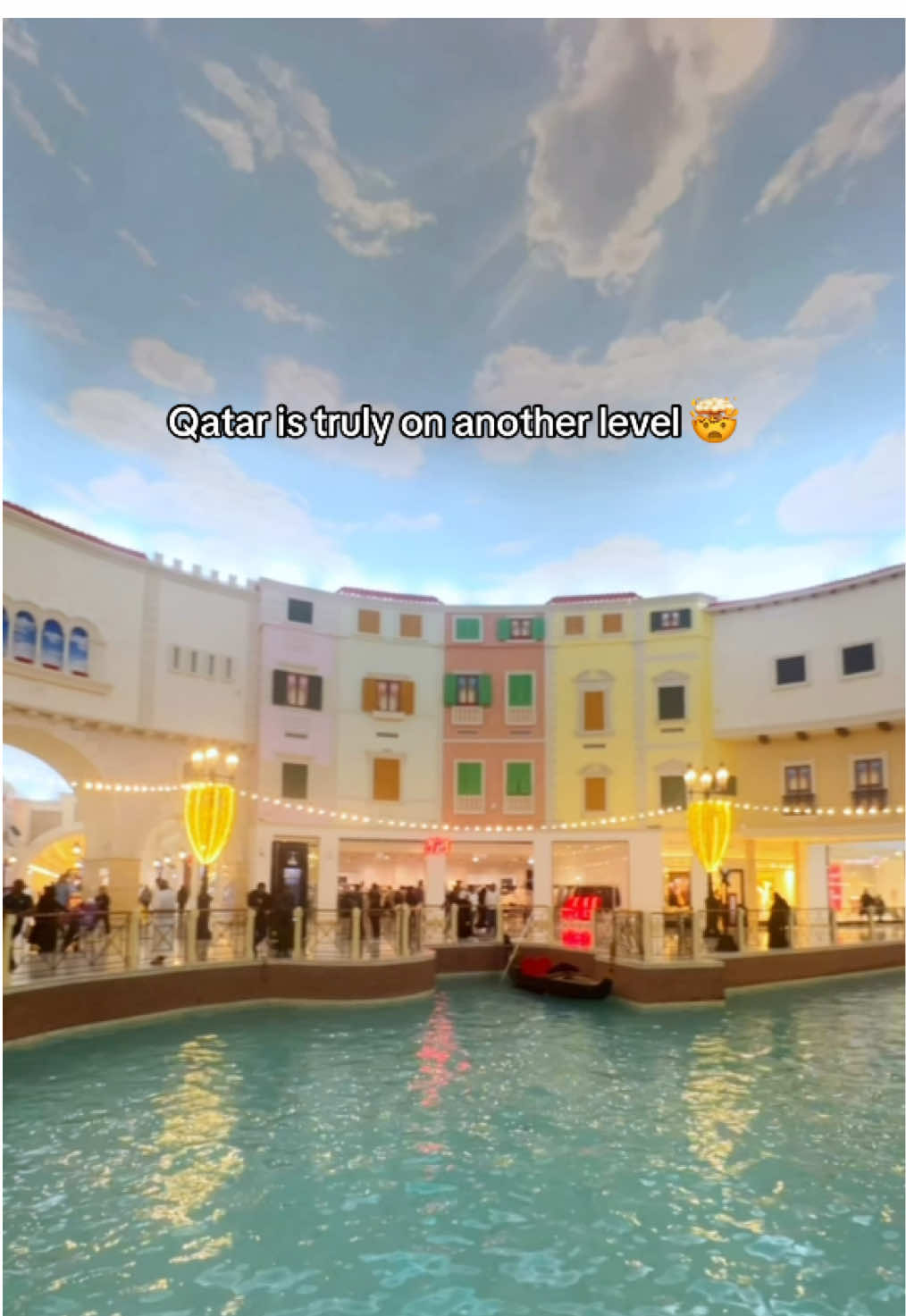 Artificial sky, Artificial lake in the middle of a mall, Artificial daylight, Artificial outdoors , Qatar is truly on another level mehn! #qatar #dohaqatar #dohaqatar #visitqatar #travelcreator #ladeibikunle #ladetravelcreator 