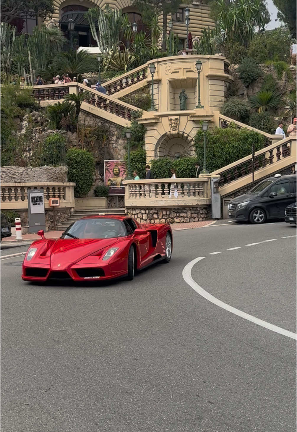 The italian queen !  #ferrari #enzo #monaco 