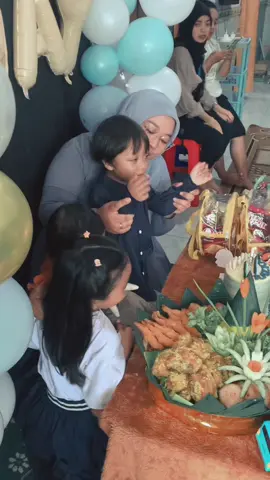 Selamat bertambah usia anak pertamaku 🫶🏻 sehat dan bahagia selalu yaa … Bunda dan ayah loves Razka 🫶🏻🫶🏻 #masyaallahtabarakkallah #mynumber1 #ulangtahun #fyp 