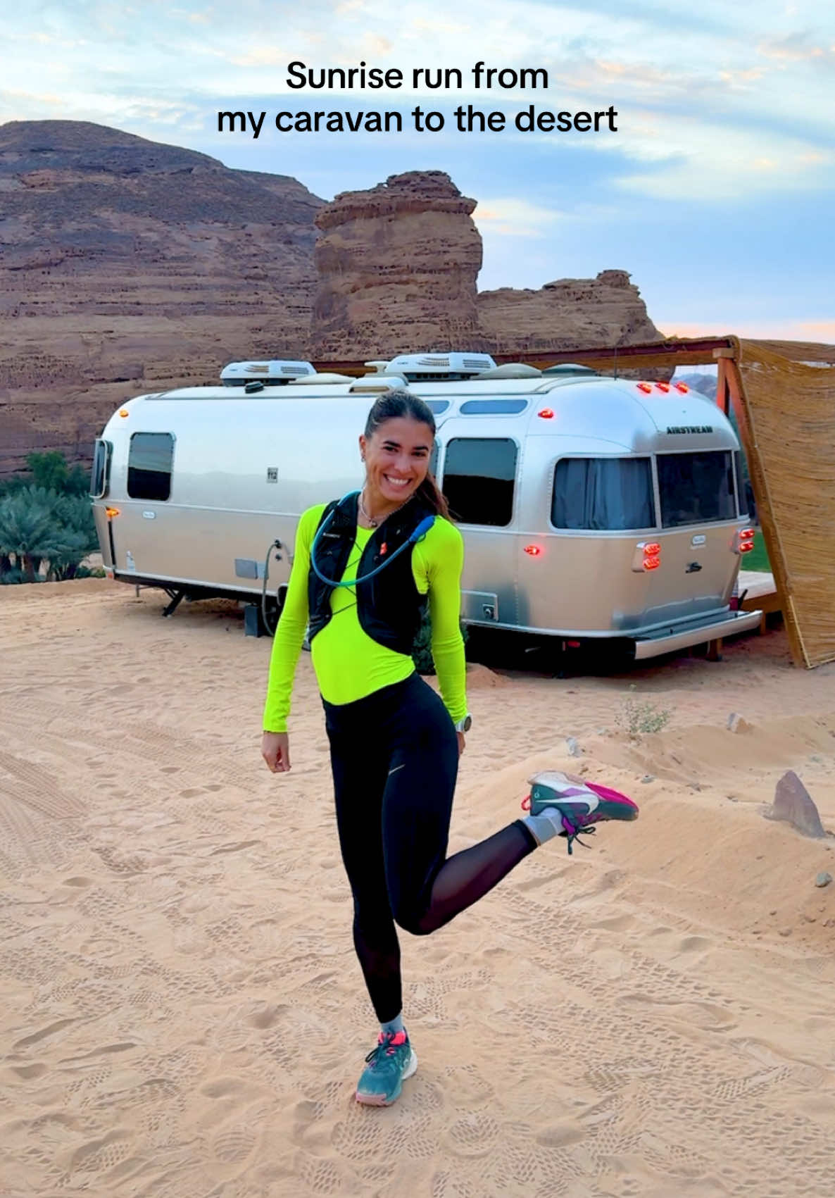 SUNRISE RUN from MY CARAVAN to the DESERT 🧡🏃🏻‍♀️ This was my home for two days and it’s amazing how waking up and running in the middle of the desert felt good 🏜️ It was and adventure 🤩 #Running #sport #trail #motivation #runner #fyp #desert #goals #runners #run 