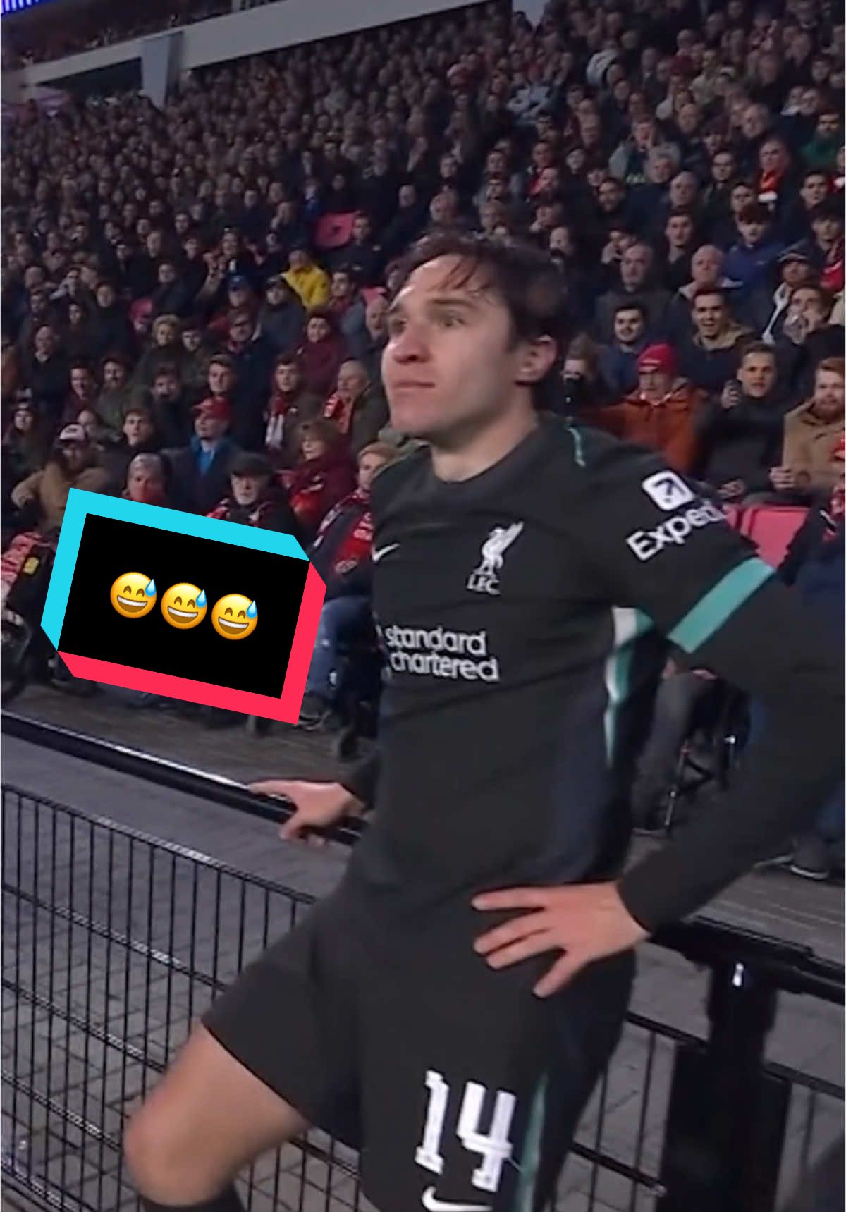 Chiesa’s reaction 😅 #lfc #liverpool #ucl #chiesa 