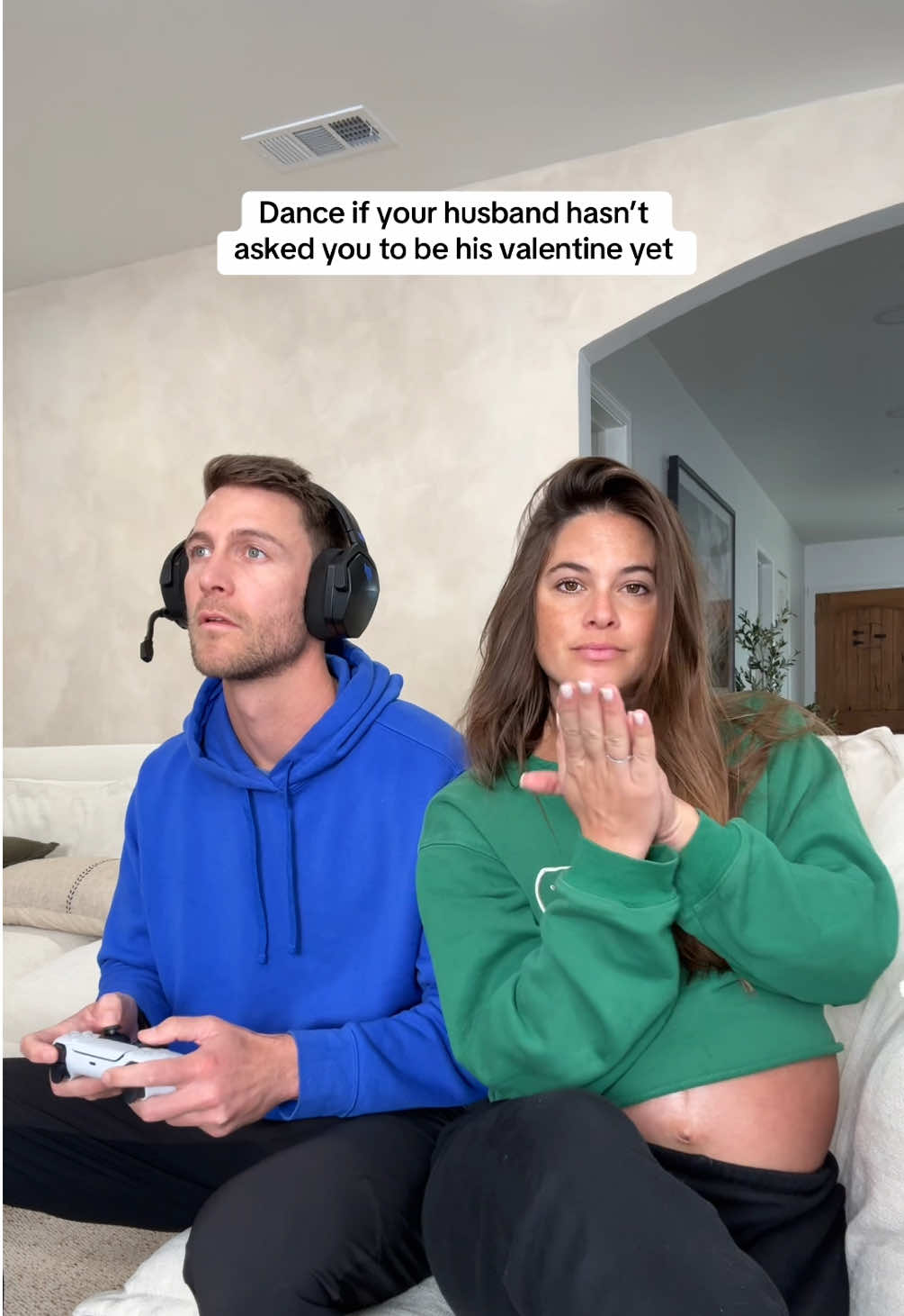 Time is tickingggggg @coreybrooks 🤪🤪 #couples #ValentinesDay #pregnant 