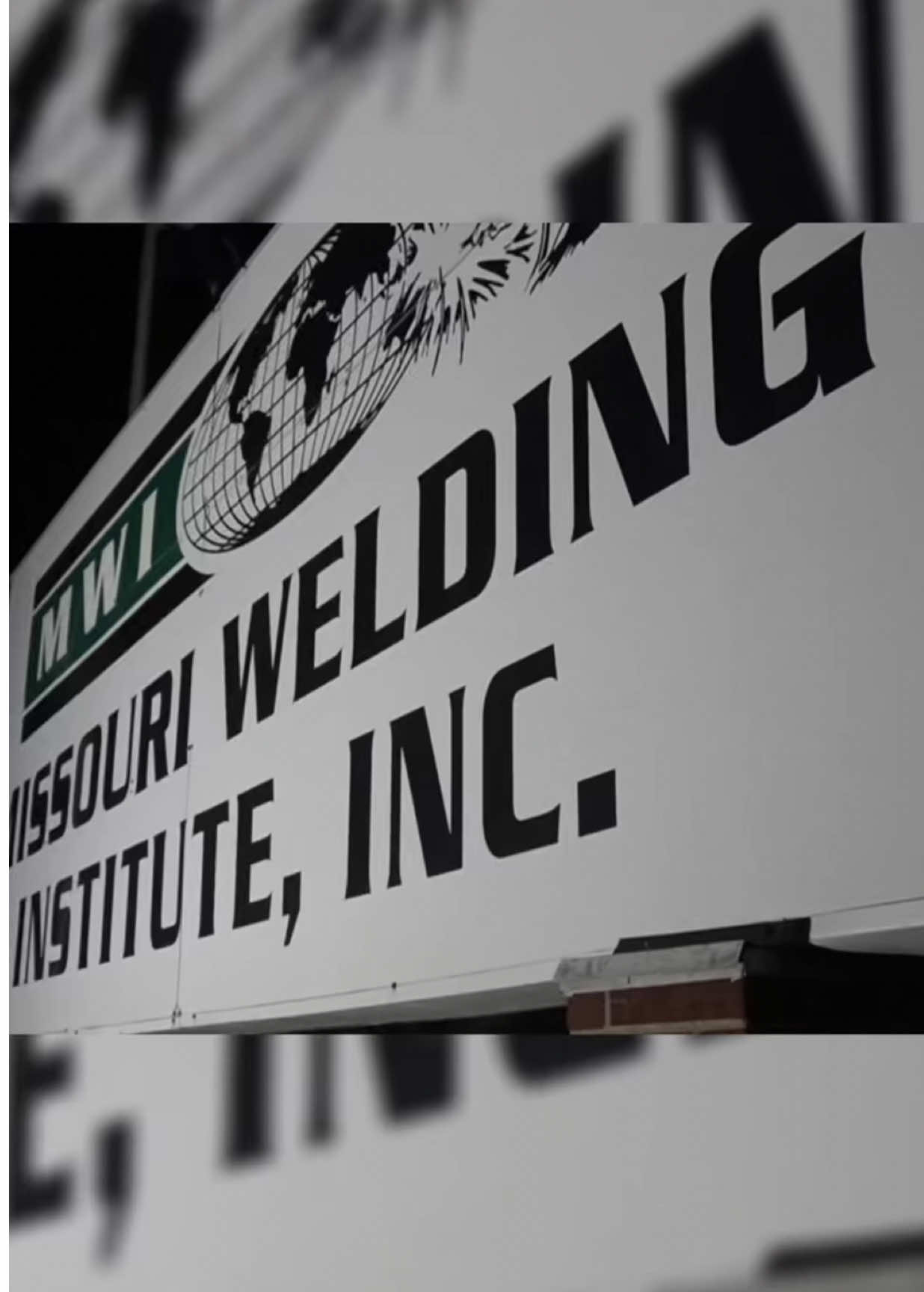 First day nerves don’t last forever 🔧🔥 But the skills you learn will stick with you for life! 🔽Hours of operations SUNDAY / CLOSED MONDAY-THURSDAY / 8:00am-4:30pm FRIDAY / 8:00-3:00pm SATURDAY / CLOSED For a more in DEPTH conversation about MWI, CALL or TEXT: • (417) 566-1446 #highpayingskills #Highpayingjobs #weldingschools #weldingeducation #tradeschool #learntoweld #weldingclasses #tradeskills #tradelife #midwest #weld #welder #welding #weldingtipsandtricks 