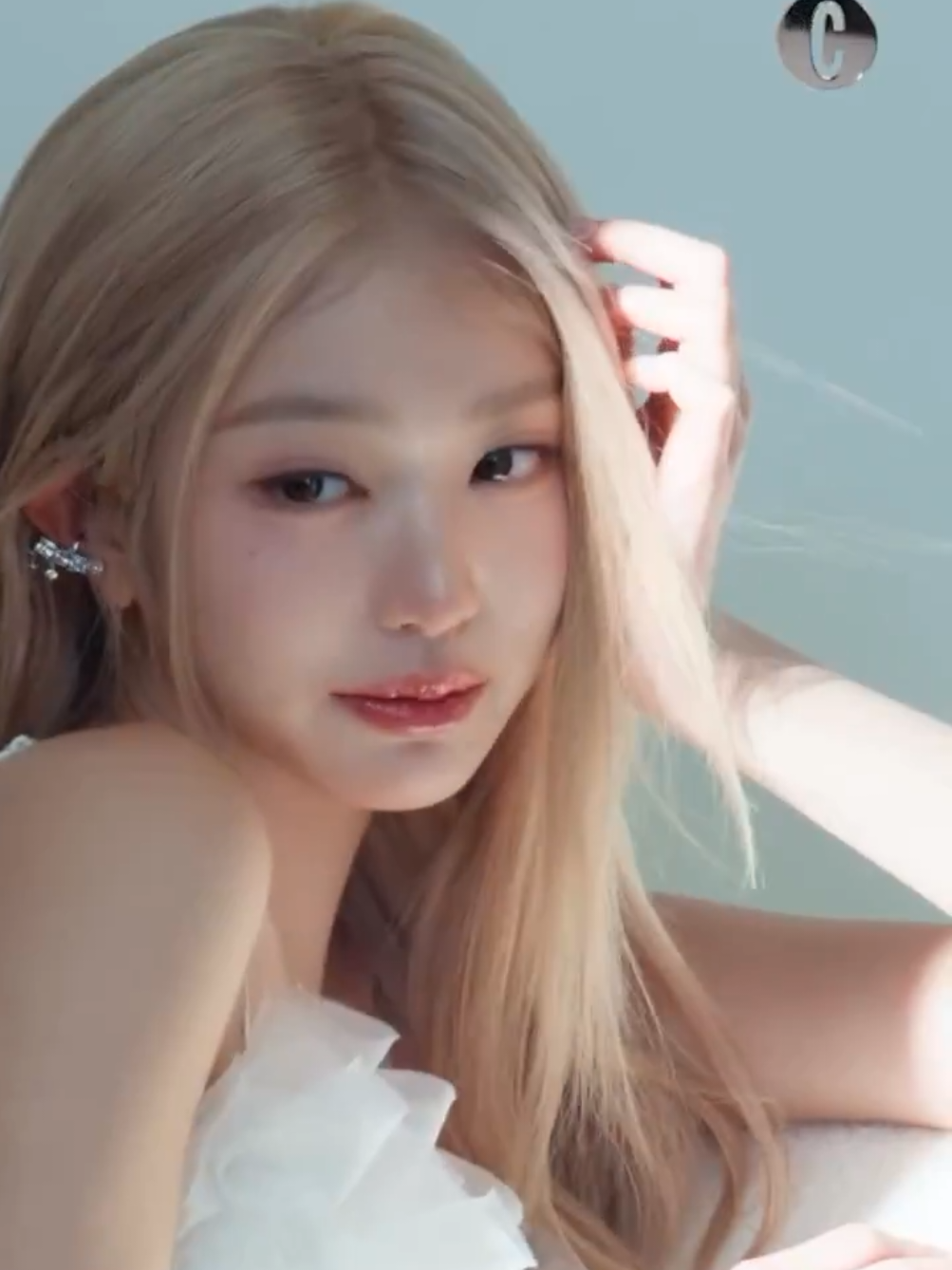 blonde wonyoung 🫠#jangwonyoung #wonyoung #wonyoungive #wonyoungism #luckyvicky #fyp 