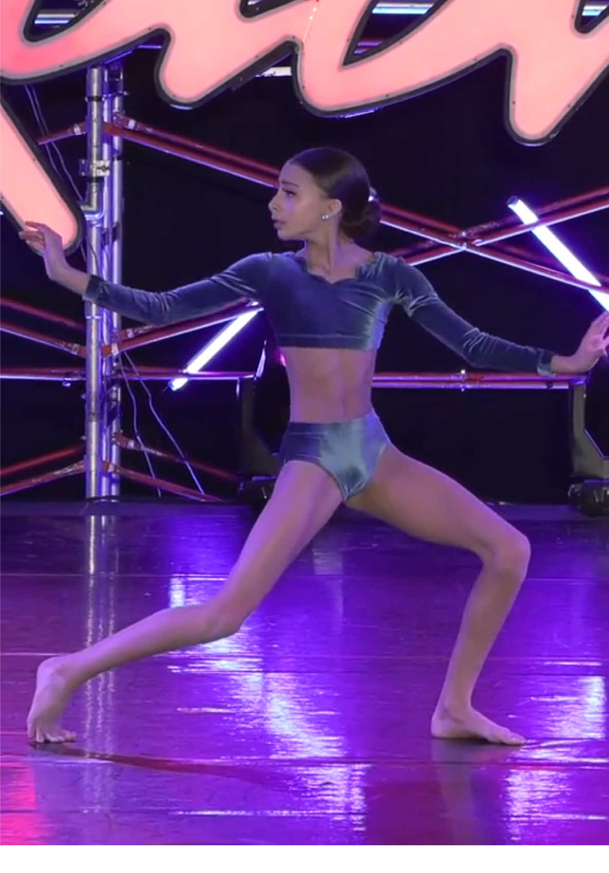 #teenmodel #Mädchen #Girl #slim #armpits #tiny #Cute #dancer 