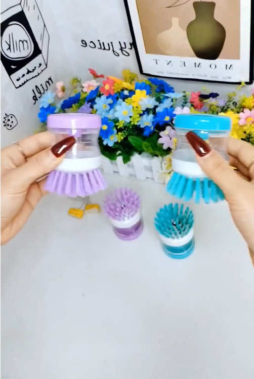 A pot-washing brush that can add liquid will not hurt the pot or your hands #automatic-adding-liquid pot-washing brush #Potbrush #kitchen#TikTokShopJumpstartSale 