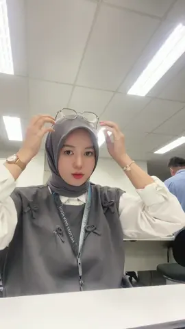 #fy #budakkorporat #vestoutfit 