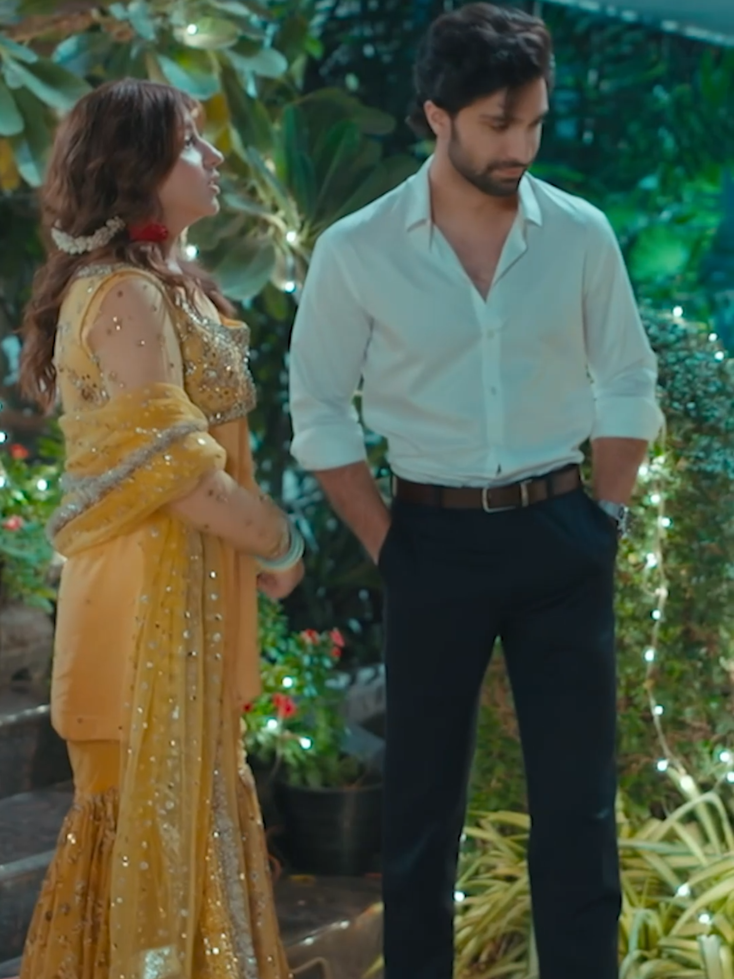 OMG! They Are Looking So Cute! #WhatToWatch #HumTv #MeemSeMohabbat #AhadRazaMir #DananeerMobeen #AsifRazaMir #ZarrarKhan #KhadijaSaleem #FaizaGilani