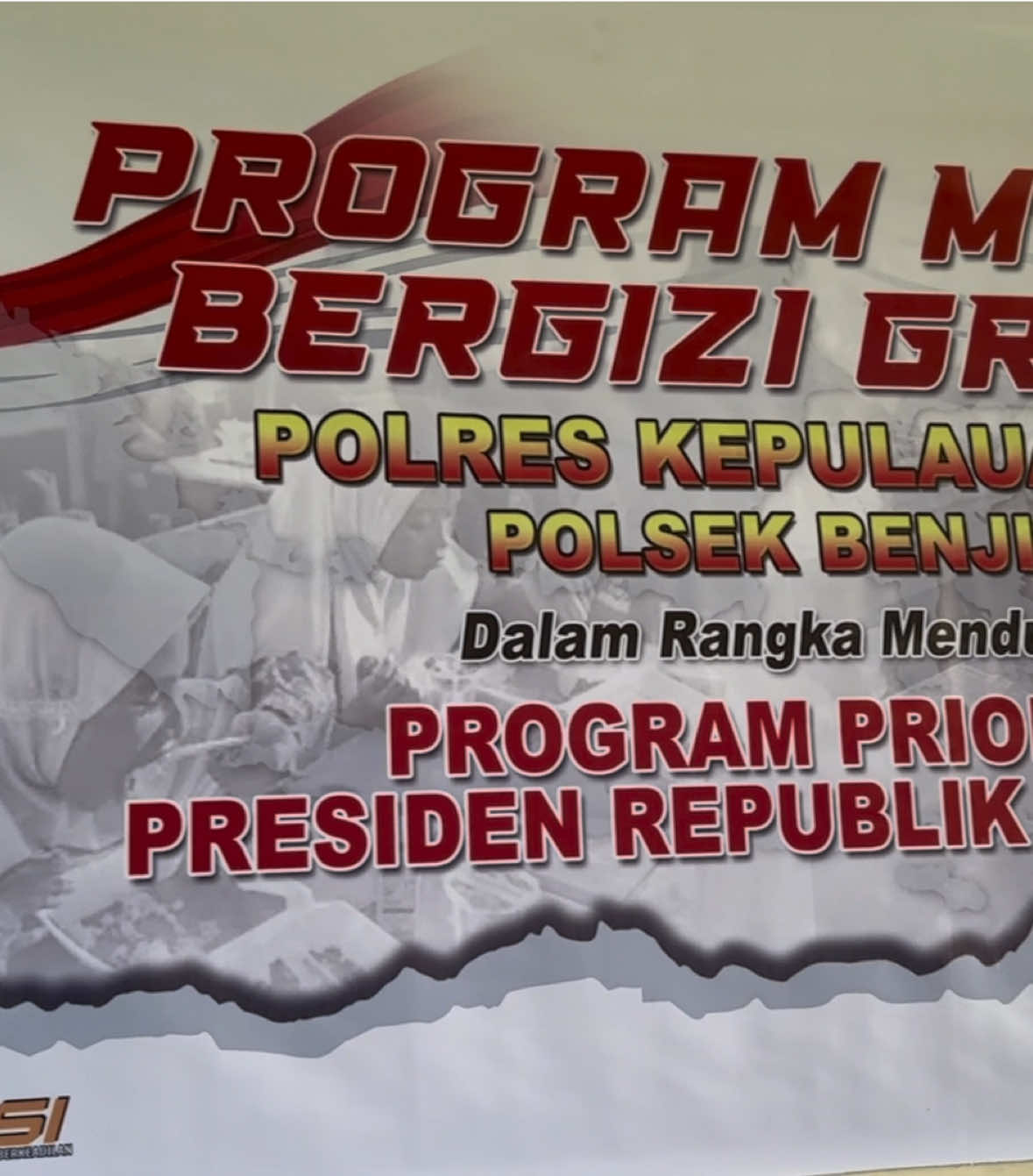 Pelaksanaan Program Makanan Bergizi Gratis Polsek Benjina, Polres Kep. Aru terhadap anak-anak sekolah di Benjina, Kec. Aru Tengah. #fyp #fy #fypシ゚viral #fypシ゚viral 