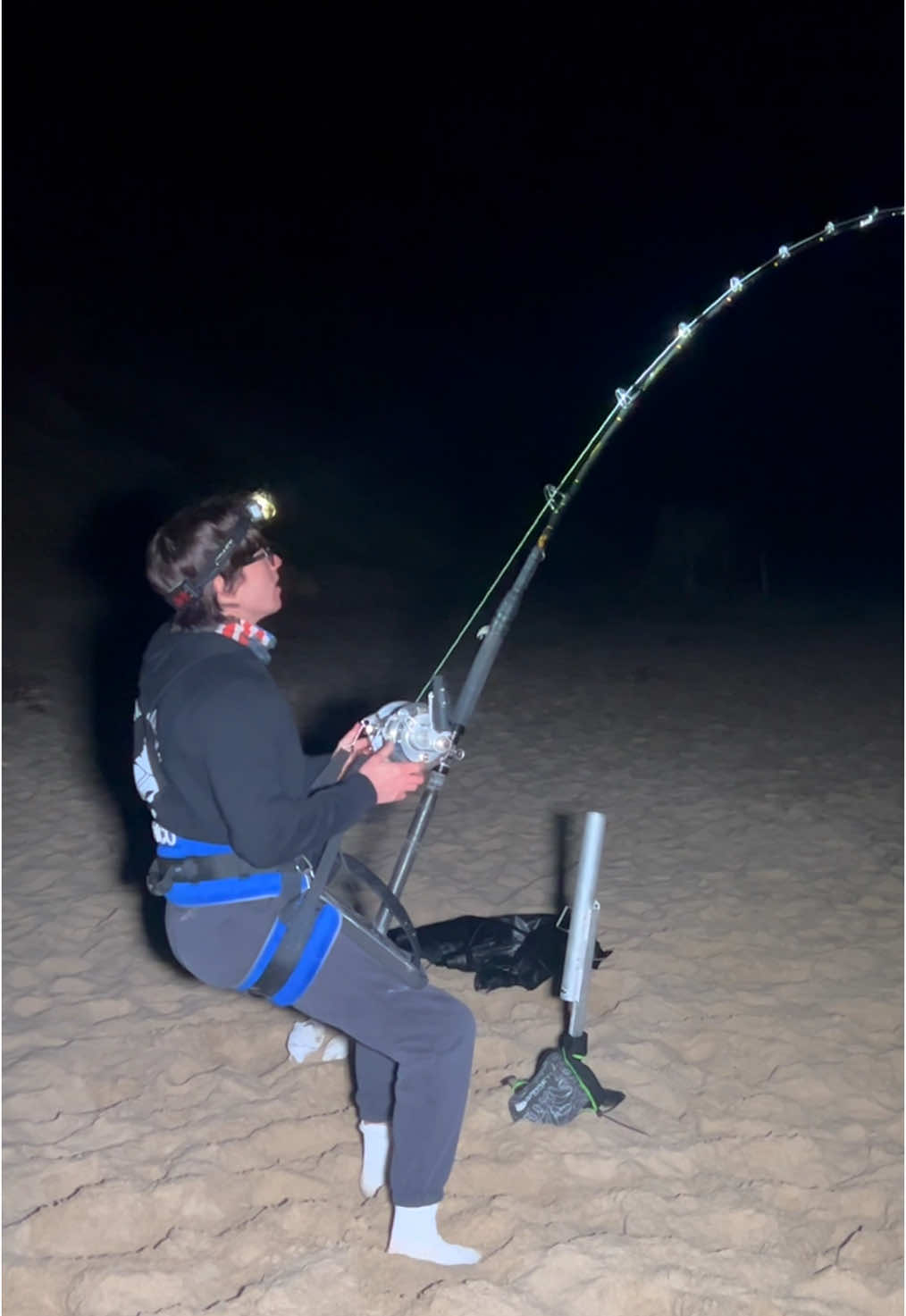 Setting Hook Into An Ocean MONSTER ⁉️  #thefishermeng #fishing #shark #sharkfishing #beachlife #sunrise #lbsf #landbasedsharkfishing #blacktip #blacktipshark #hammerhead #floridafishing #bigshark #sharkattack #beachsharkfishing #floridasharkfishing #floridasharks #bullshark #hammerheadshark #westpalmbeach #swellpro #swellprodrone #sportfishing #landbasedsharkfishing #beach #massiveshark #USA #american #blacktip #florida #sharkattack #penn 