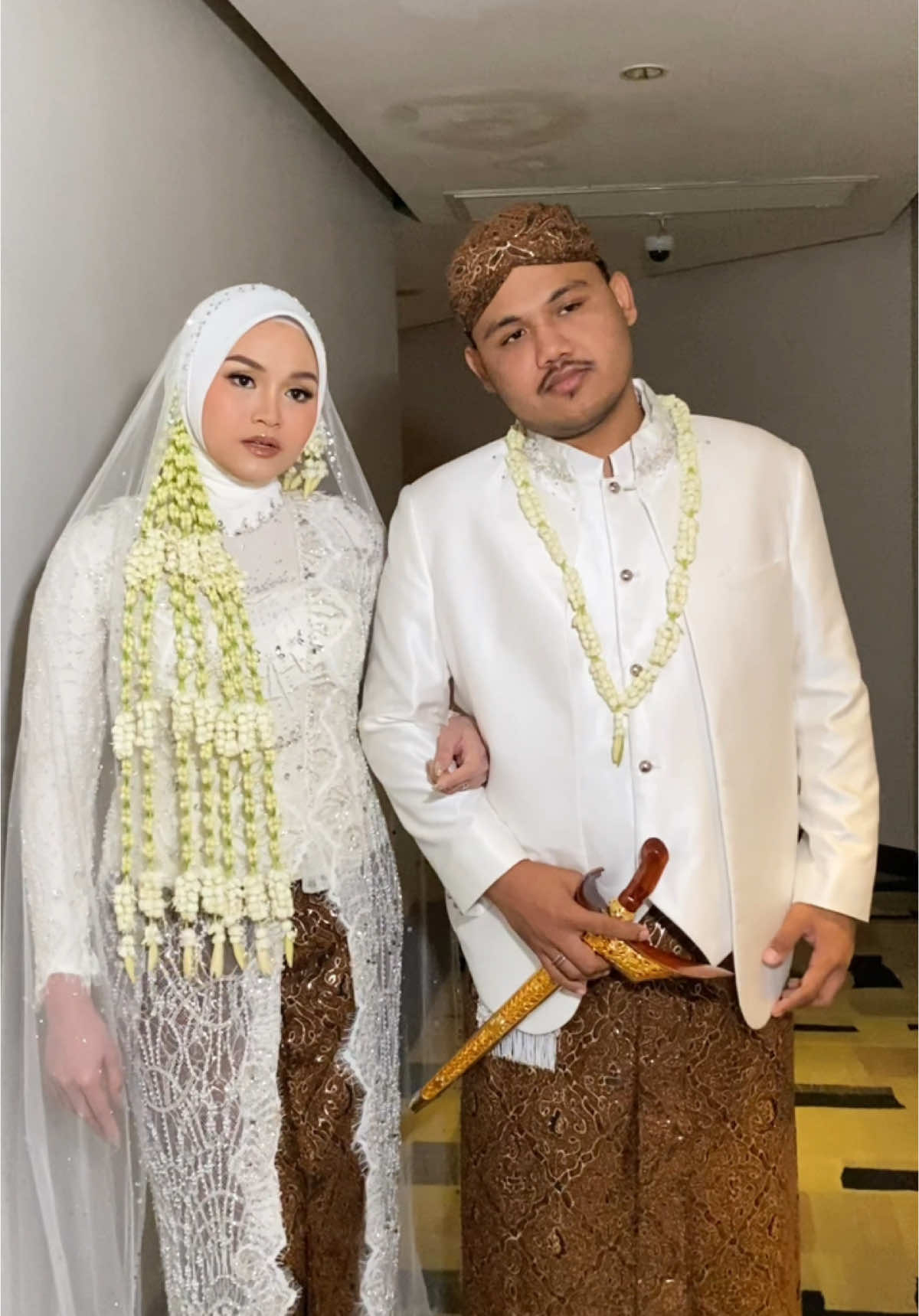 Congrats for the wedding kak @Salma Salsabil & kak #dimansyahlaitupa ✨ #wedding #weddingsalma #salmasalsabil #busanaakad #anaravlabel #akadsalma @Anarav Label 
