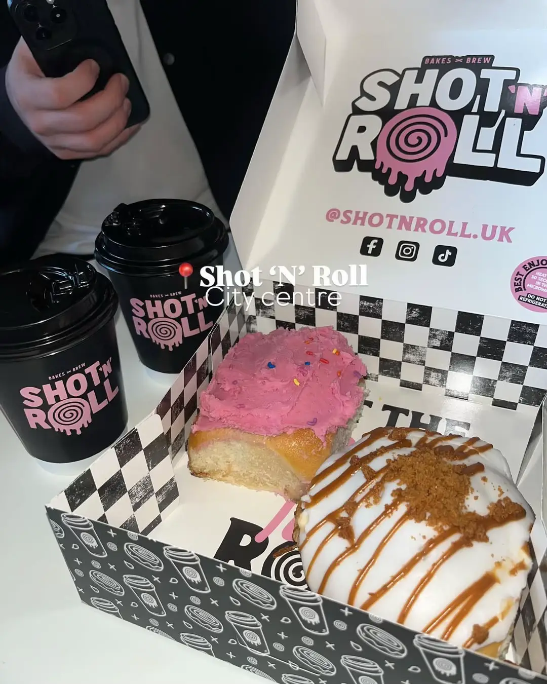 📍Shot ‘N’ Roll, City Centre I was kindly invited along to try Shot N Roll today and omg they are unreal ❤️‍🔥❤️‍🔥❤️‍🔥 I love a cinnamon roll at the best of times but these take it to a new level!!! we had The Birthday Roll 💕 The Biscoff Roll 🤎 Also had a hot chocolate with marshmallows and a hazelnut latte which has set us up for a day of festive fun ✨ ⭐️HIGHLY RECOMMEND⭐️ *invited* #glasgowfoodie #glasgowfoodiespot #glasgowfoodies #glasgowrestaurant #glasgowrecommendations #glasgoweats