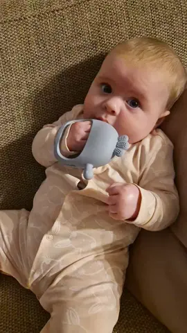 Beautiful girl 🩷 I just love being your Mama! #fyp #baby #babiesoftiktok #teether #cute #luckymumma #babygirl 