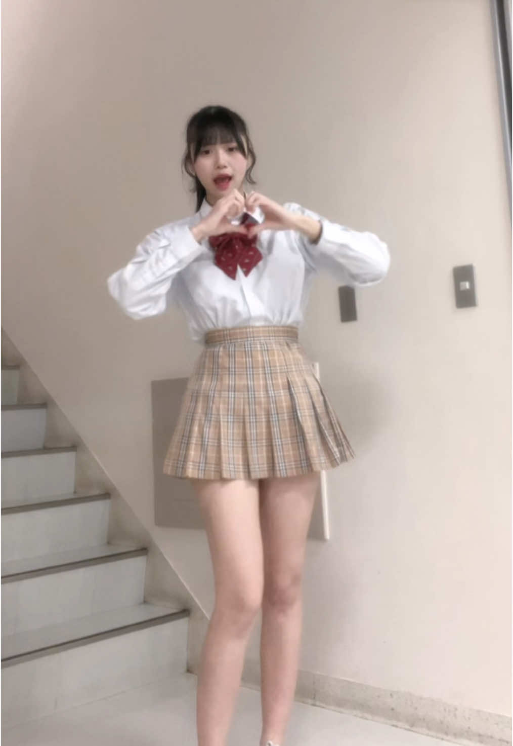 振り付けめちゃ簡単だからみんなも踊ってみて🎶#PR ##てんころダンス #09 #jc #中3 #ljc #fyp #制服 #中学生 #踊ってみた 