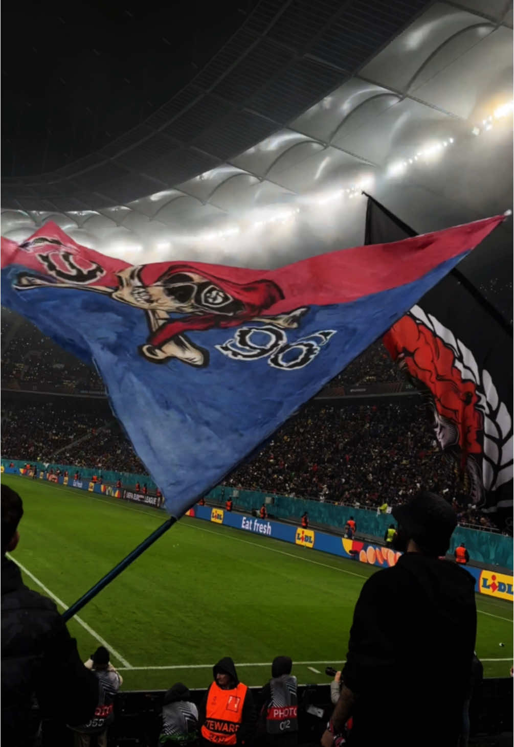 Trup si suflet❤️💙 #uel #europaleague #fcsb #steaua #steauabucuresti #manchesterunited #match  