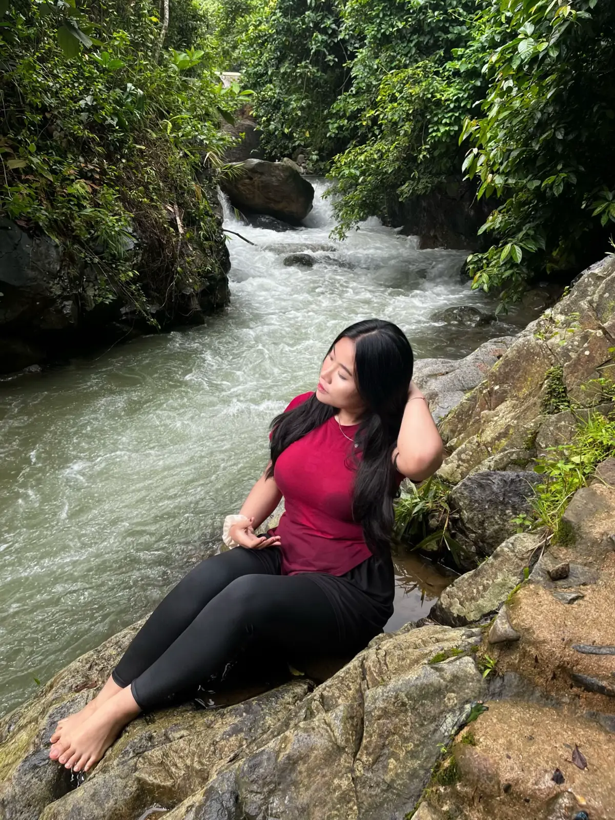 hasil foto cekrak cekrek yg penting dapet foto sebelum keujanan😭 #curug #curugbogor #curugsentulbogor #curugcibaliung #leuwipanjang 
