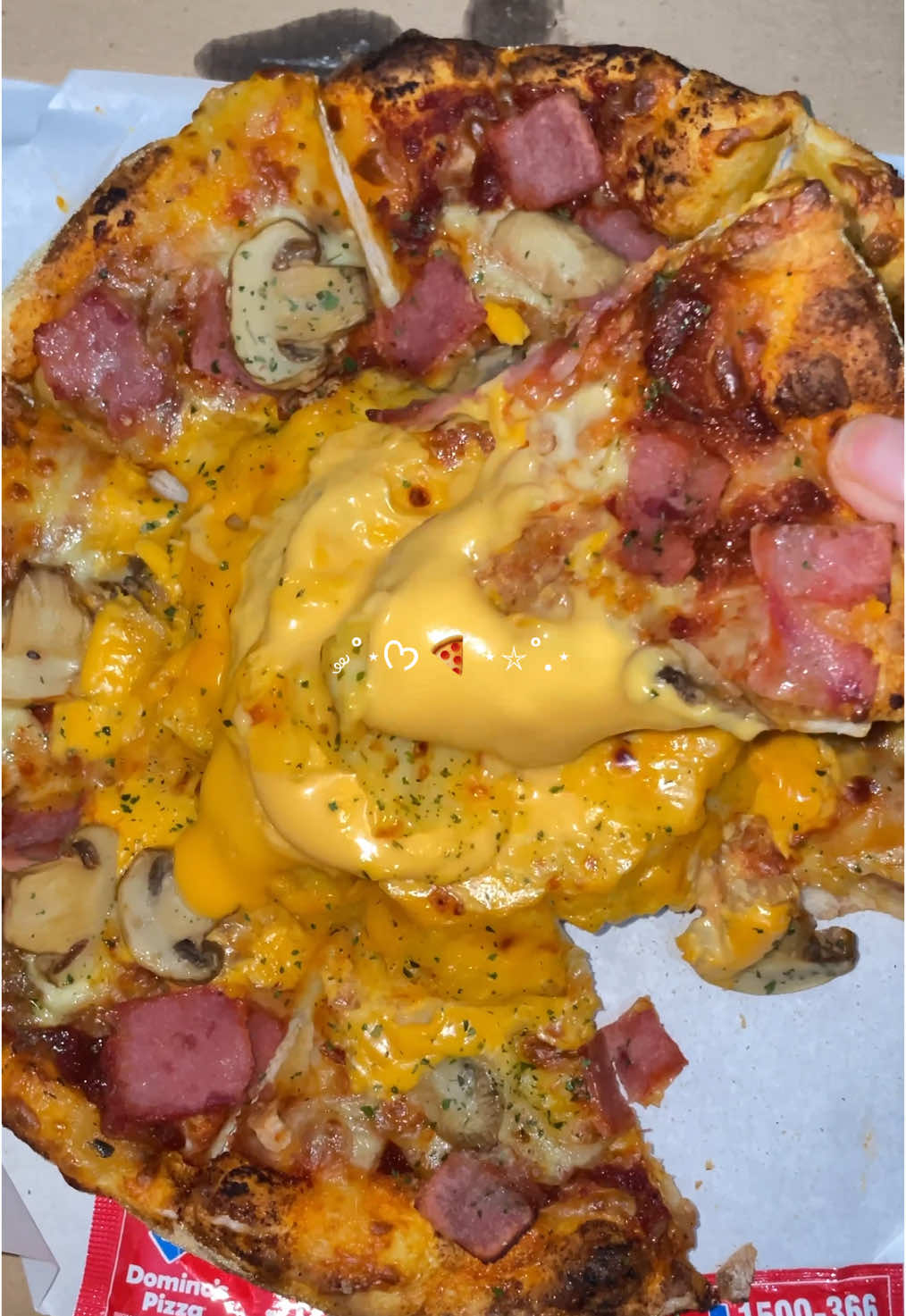 akhir bulan ttp bisa jajan subsidi tiktok😋 #pekanbaru #dominospizza #pizza #food #kulinertiktok 