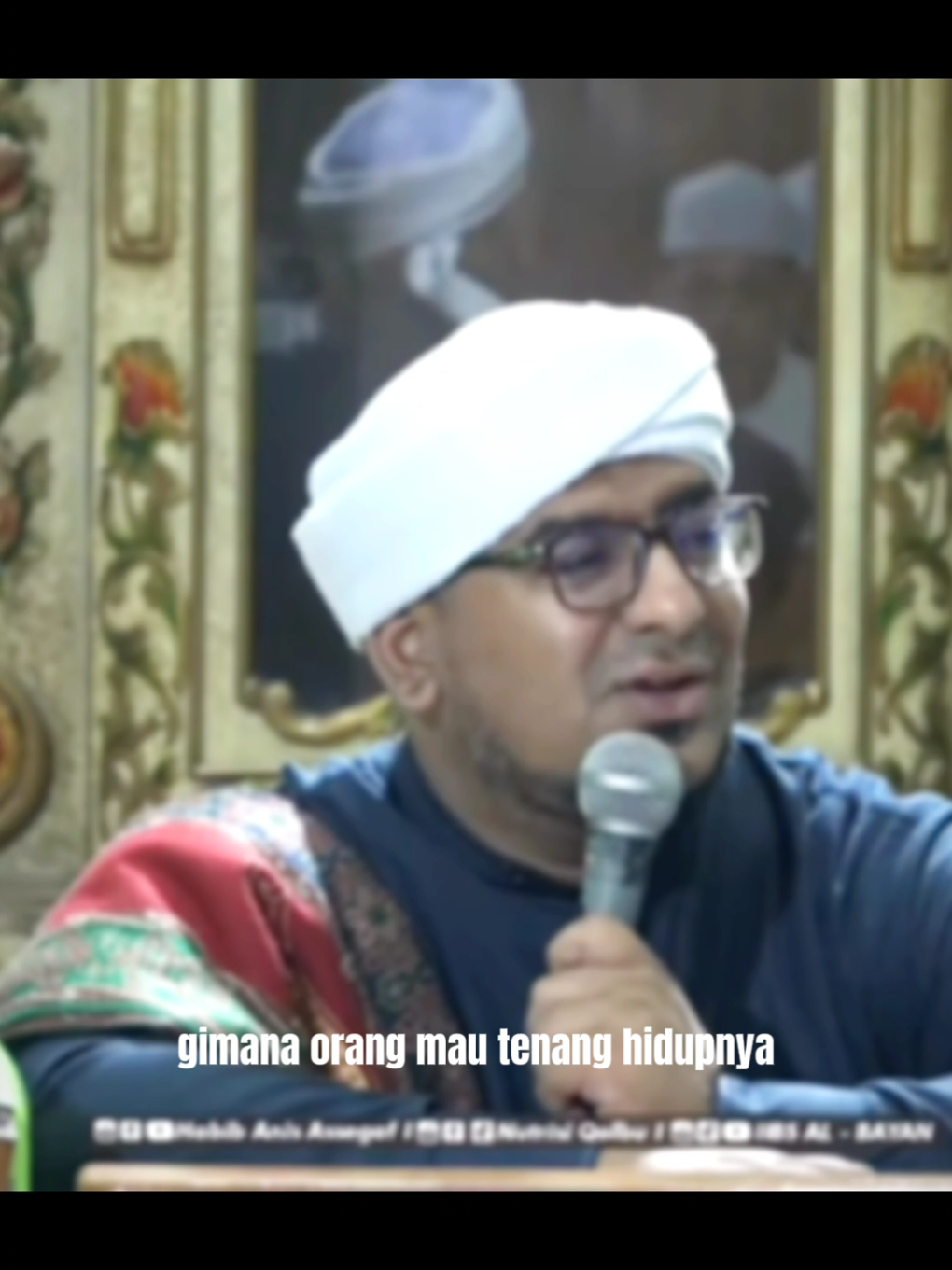 Jangan Engkau Sia-siakan cintamu untuk mencintai dunia yang fana @abah.anis.assegaf  #iibs #fypage #fyp #viral #nasihat  #beranda #quotes #quotesislam  #habibanisassegaf 