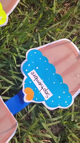 Cartel de cumpleaños ideal para decorar tu salón de clases y tener presente los cumpleaños de tus alumnos, deseas cotización de algún producto envíanos un mensaje o deja tu comentario y con gusto te atendemos realizamos envios a todo el país Suchitepéquez #maestradepreescolar #materialescolar #manualidades #materialdidactico 