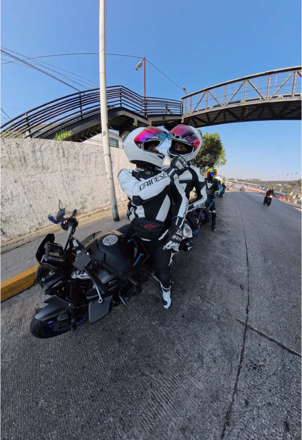 💗 #valycris #bikersoftiktok #tresmariasmotos #bikertok #noviosenmoto #bikerromance #yamaha #mt09 #amor #couplegoals #tresmarias #amor❤️ 