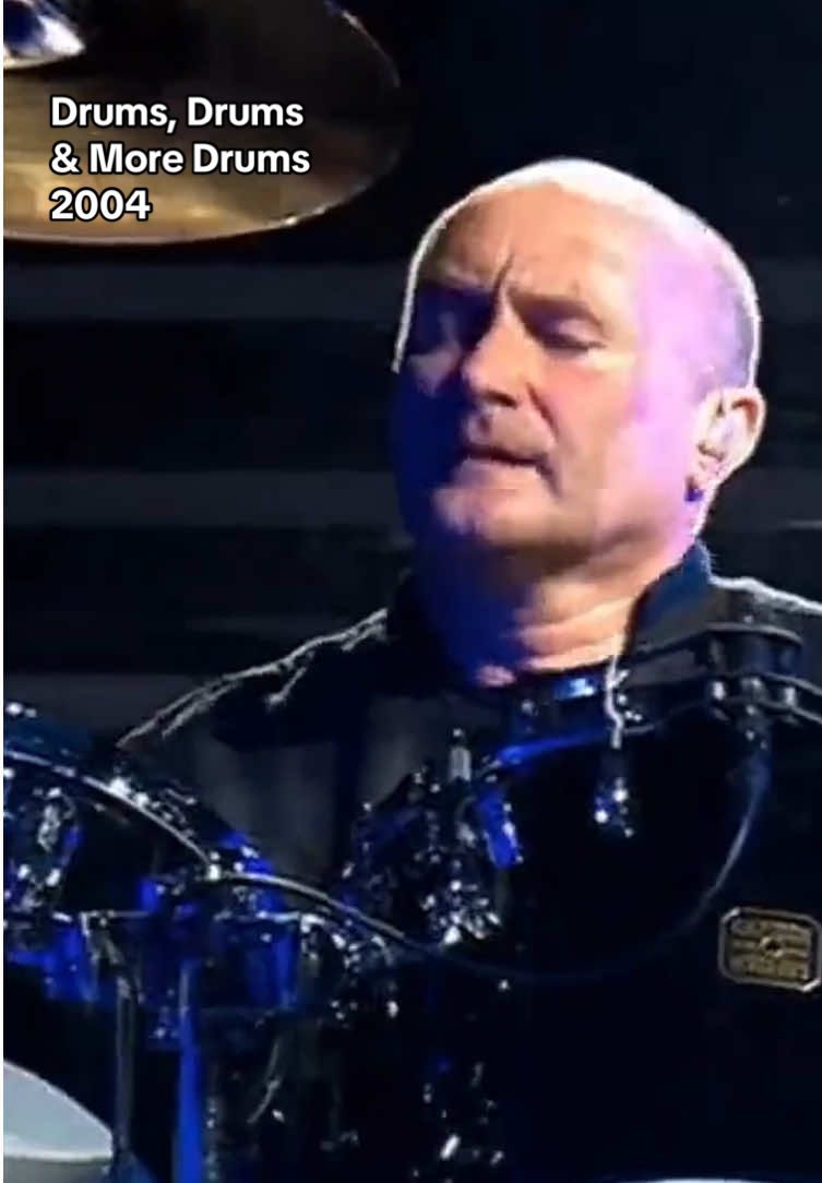 Phil Collins, Chester Thompson and Luis Conte perform a drum trio in Paris - 2004 🇫🇷 #PhilCollins #LiveMusic #DrumSolo #ChesterThompson #LuisConte