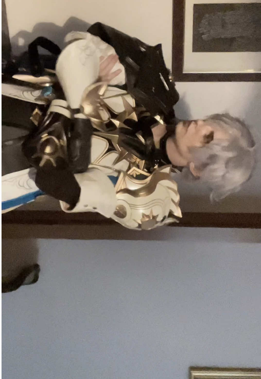 The details on this cosplay are insane I felt like a prince 😭🫶🏻 #phainon #phainoncosplay #HonkaiStarRail #honkaistarrailcosplay #hsrcosplay #legendsofamphoreus #amphoreustour 