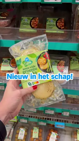 Nieuw in het vega schap! 🌱🔥 Ontdek de nieuwste AH Terra producten: groentesteaks van knolselderij & flespompoen, crispy tofu en tofuburgers met spinazie & champignons. Probeer ze nu! 💙