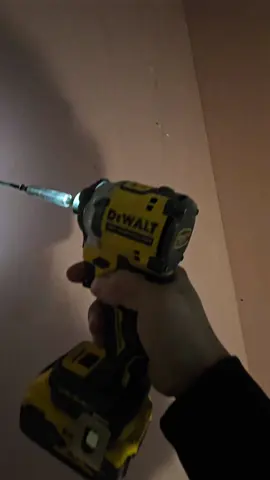 DCF850 dewalt #drywall #drywallrepair #drywallfinisher #pladur #drywalllife #foryoupage #parati #zxycba #dewalttough #dewalt #tools #herramientas #tips #fypシ #viral #newtools #finisher #drywall #consejos #construction 