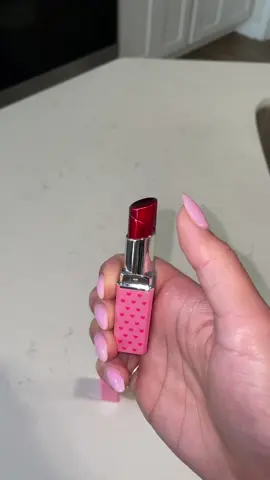 Link is below super cute lipstick lighter there’s different kinds to check it out 💕 #fyp 